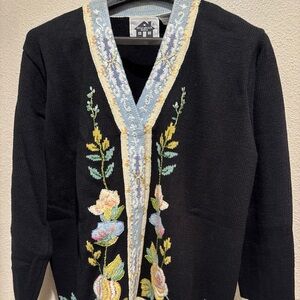 Vintage Storybook Knits Embellished Black cardigan Sweater w Floral Design Sz L